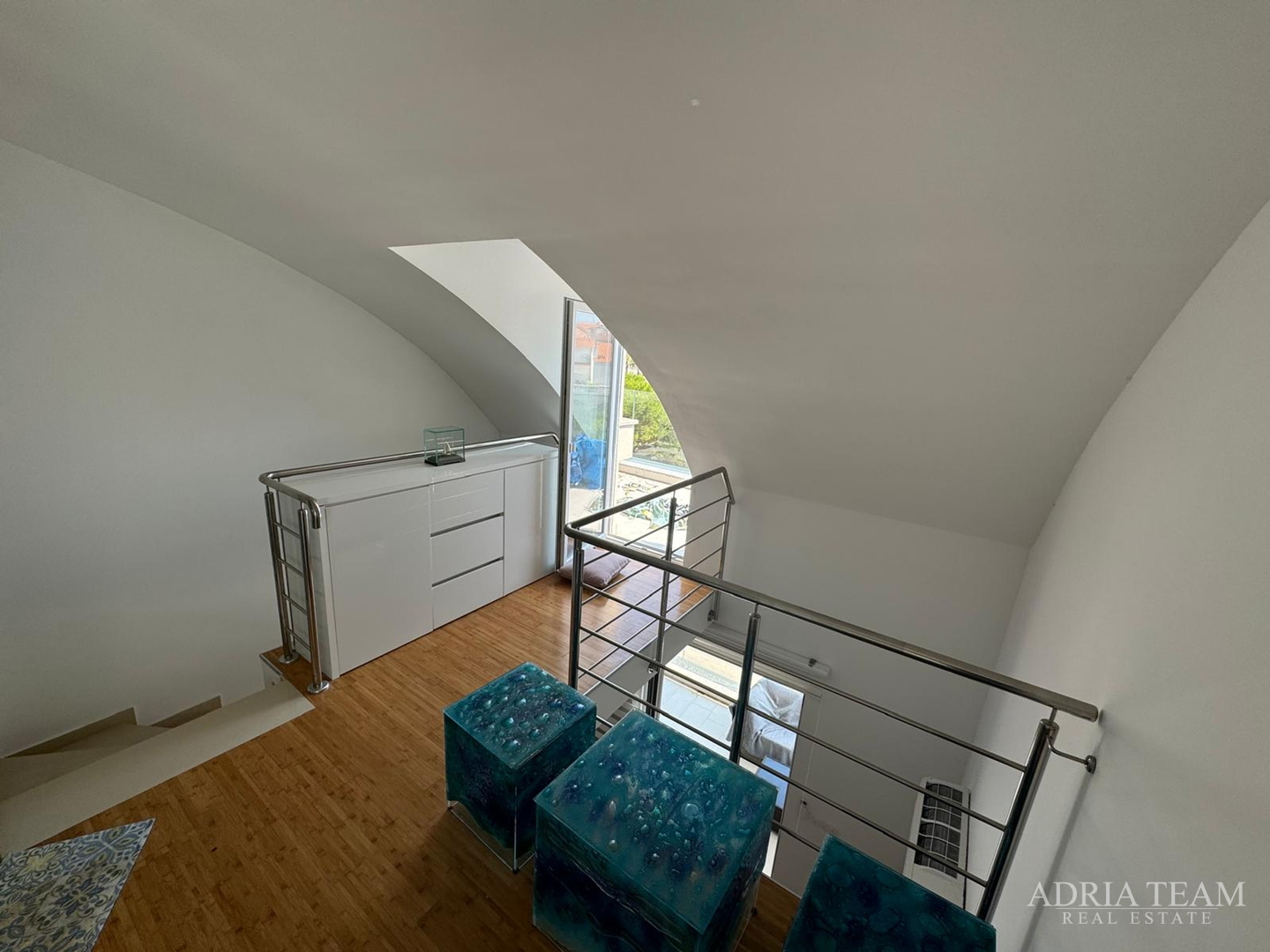 SALE!! APARTMENT WITH BEAUTIFUL VIEW IN THE FIRST ROW TO THE SEA - PAG, POVLJANA