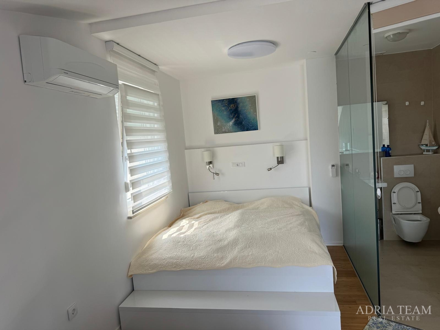 SALE!! APARTMENT WITH BEAUTIFUL VIEW IN THE FIRST ROW TO THE SEA - PAG, POVLJANA