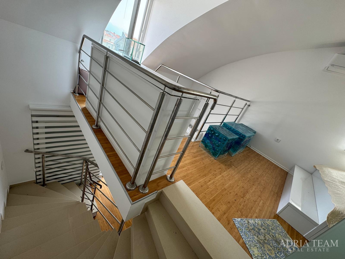 SALE!! APARTMENT WITH BEAUTIFUL VIEW IN THE FIRST ROW TO THE SEA - PAG, POVLJANA