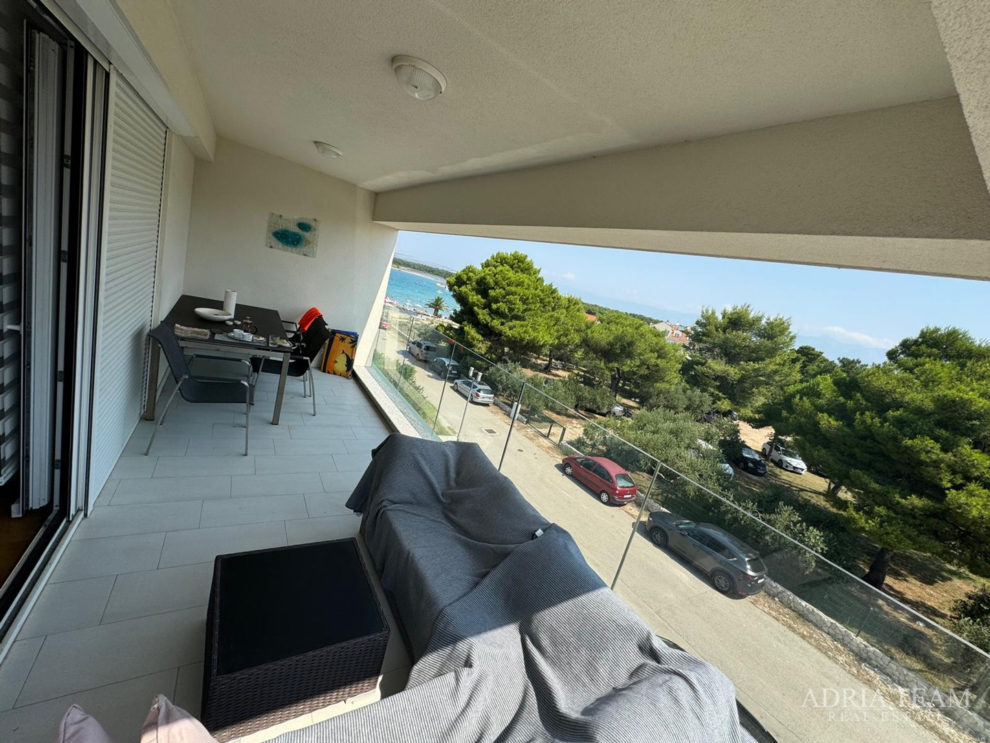 SALE!! APARTMENT WITH BEAUTIFUL VIEW IN THE FIRST ROW TO THE SEA - PAG, POVLJANA