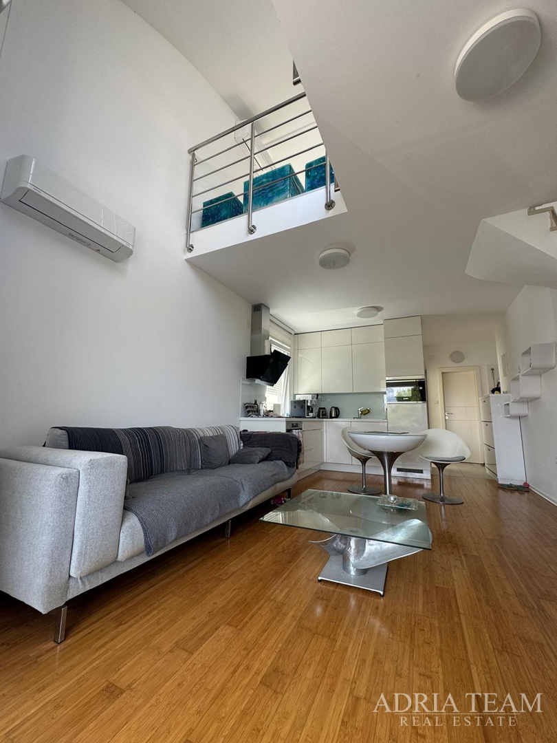 SALE!! APARTMENT WITH BEAUTIFUL VIEW IN THE FIRST ROW TO THE SEA - PAG, POVLJANA