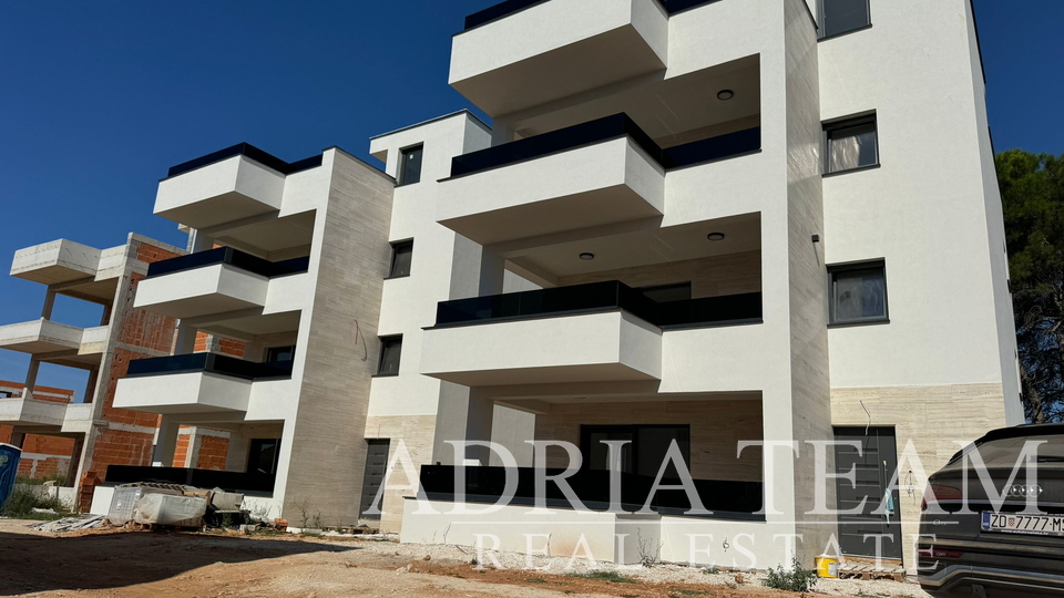 APARTMENTS IN RESIDENTIAL BUILDINGS COMPLEX UNDER CONSTRUCTION, 200 m FROM THE SEA - VIR