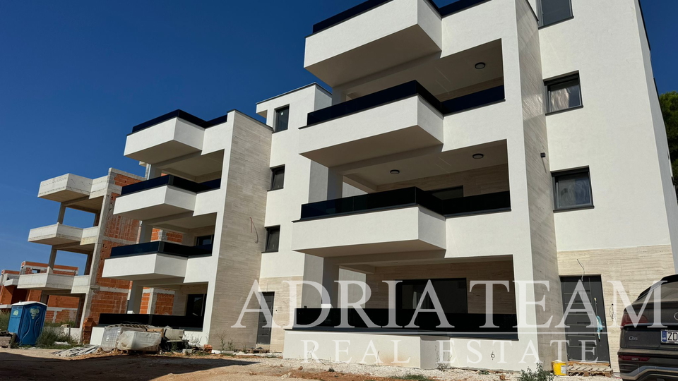 APARTMENTS IN RESIDENTIAL BUILDINGS COMPLEX UNDER CONSTRUCTION, 200 m FROM THE SEA - VIR