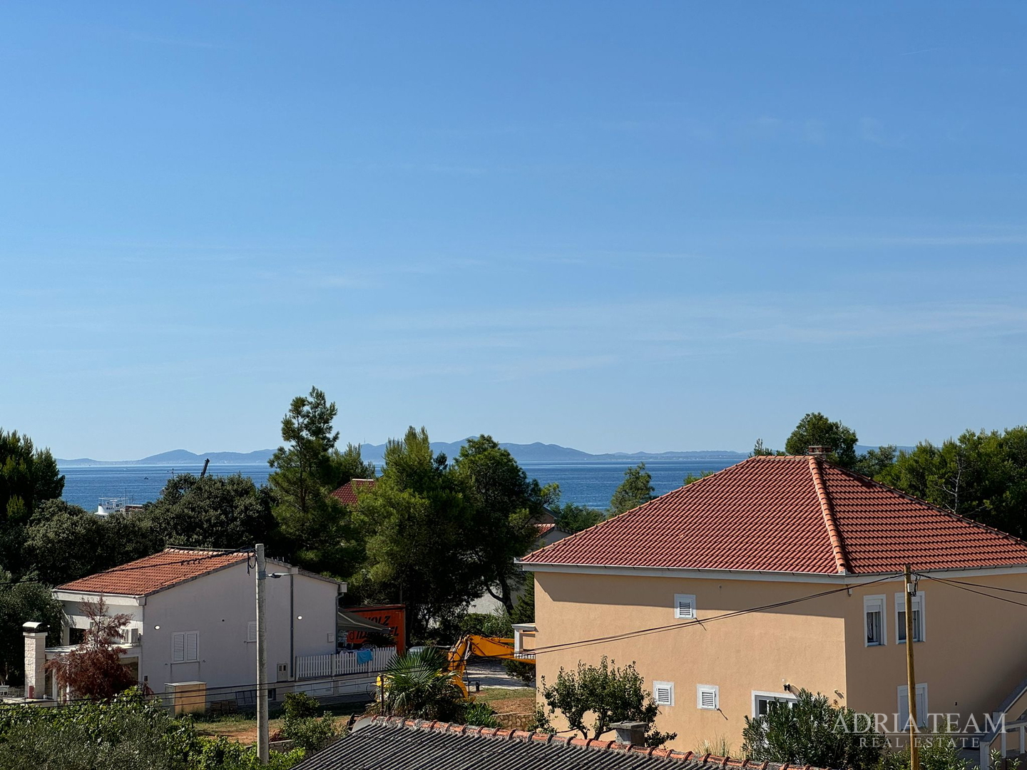 APARTMANI U KOMPLEKSU STAMBENIH ZGRADA U NOVOGRADNJI, 200 m OD MORA - VIR