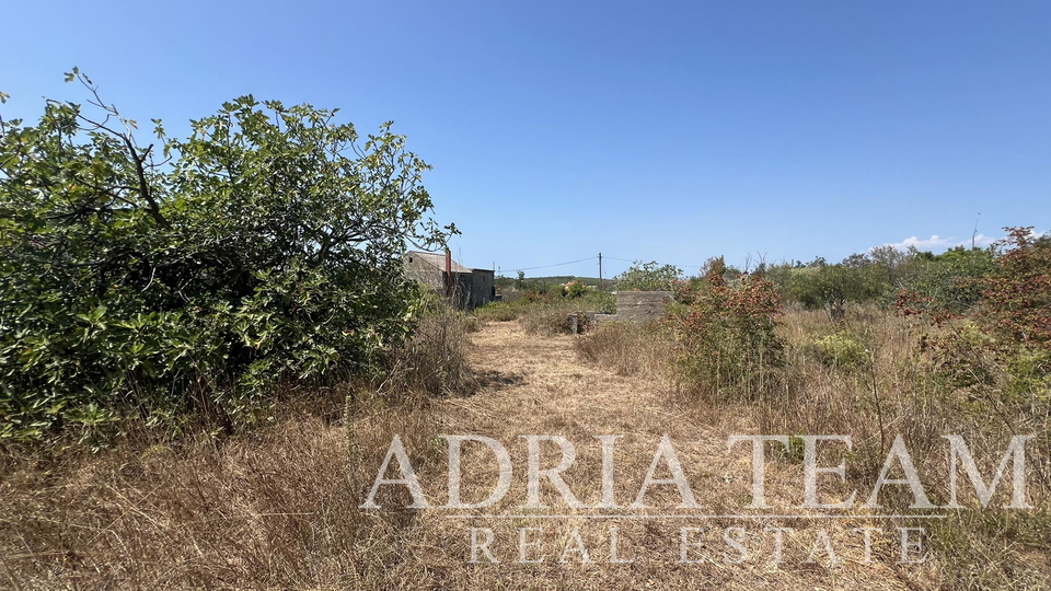 EXCELLENT OPPORTUNITY!! BUILDING LAND - 2814 m2 - PEACEFUL AND QUIET POSITION! SEA VIEW! VRSI - ZADAR