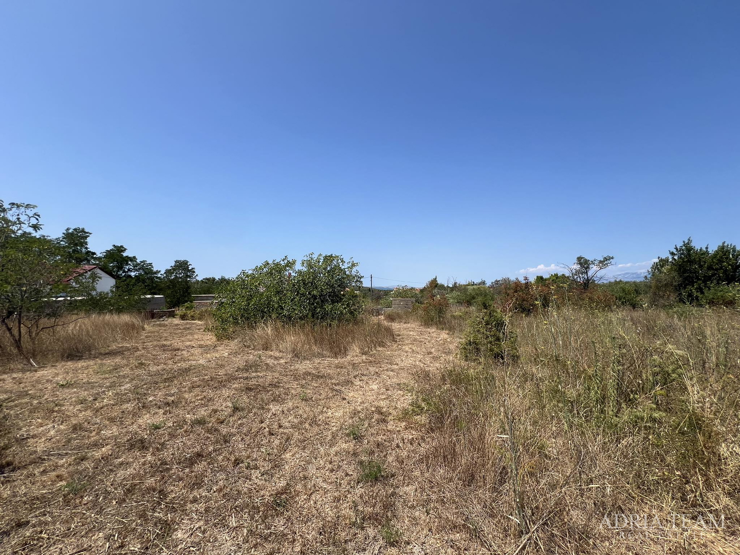 IZVRSNA PRILIKA!! GRAĐEVINSKO ZEMLJIŠTE - 2814 m2 - MIRNA I TIHA POZICIJA! POGLED NA MORE! VRSI - ZADAR