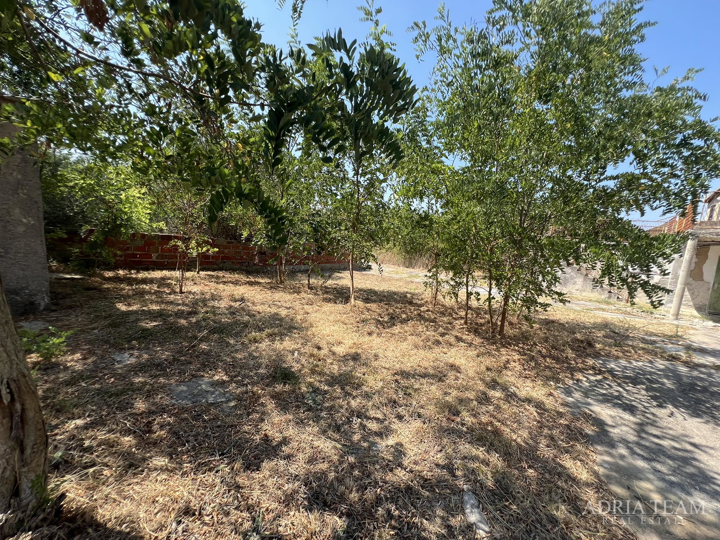 IZVRSNA PRILIKA!! GRAĐEVINSKO ZEMLJIŠTE - 2814 m2 - MIRNA I TIHA POZICIJA! POGLED NA MORE! VRSI - ZADAR