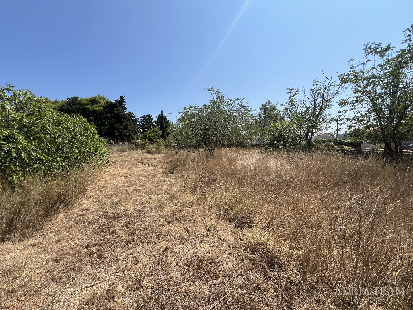 IZVRSNA PRILIKA!! GRAĐEVINSKO ZEMLJIŠTE - 2814 m2 - MIRNA I TIHA POZICIJA! POGLED NA MORE! VRSI - ZADAR