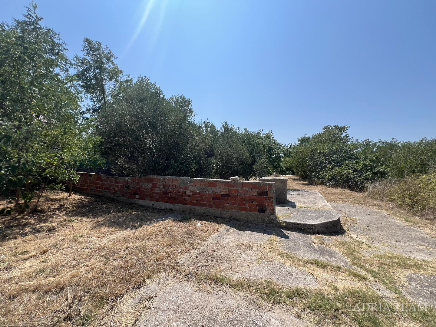 IZVRSNA PRILIKA!! GRAĐEVINSKO ZEMLJIŠTE - 2814 m2 - MIRNA I TIHA POZICIJA! POGLED NA MORE! VRSI - ZADAR