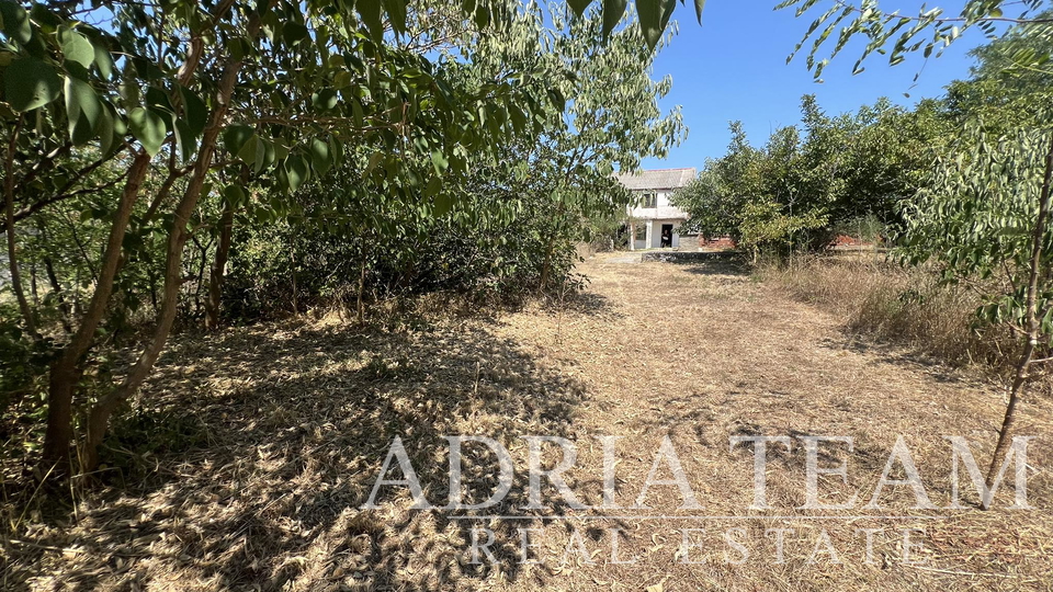 EXCELLENT OPPORTUNITY!! BUILDING LAND - 2814 m2 - PEACEFUL AND QUIET POSITION! SEA VIEW! VRSI - ZADAR