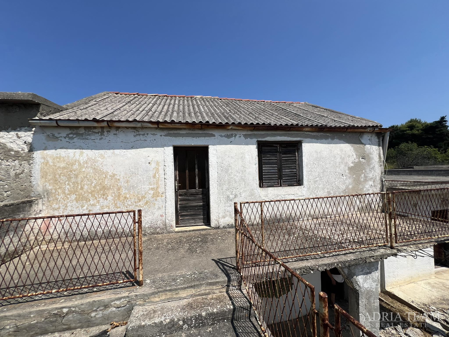 IZVRSNA PRILIKA!! GRAĐEVINSKO ZEMLJIŠTE - 2814 m2 - MIRNA I TIHA POZICIJA! POGLED NA MORE! VRSI - ZADAR