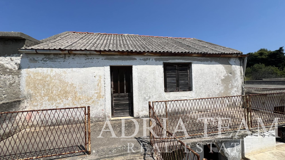 EXCELLENT OPPORTUNITY!! BUILDING LAND - 2814 m2 - PEACEFUL AND QUIET POSITION! SEA VIEW! VRSI - ZADAR