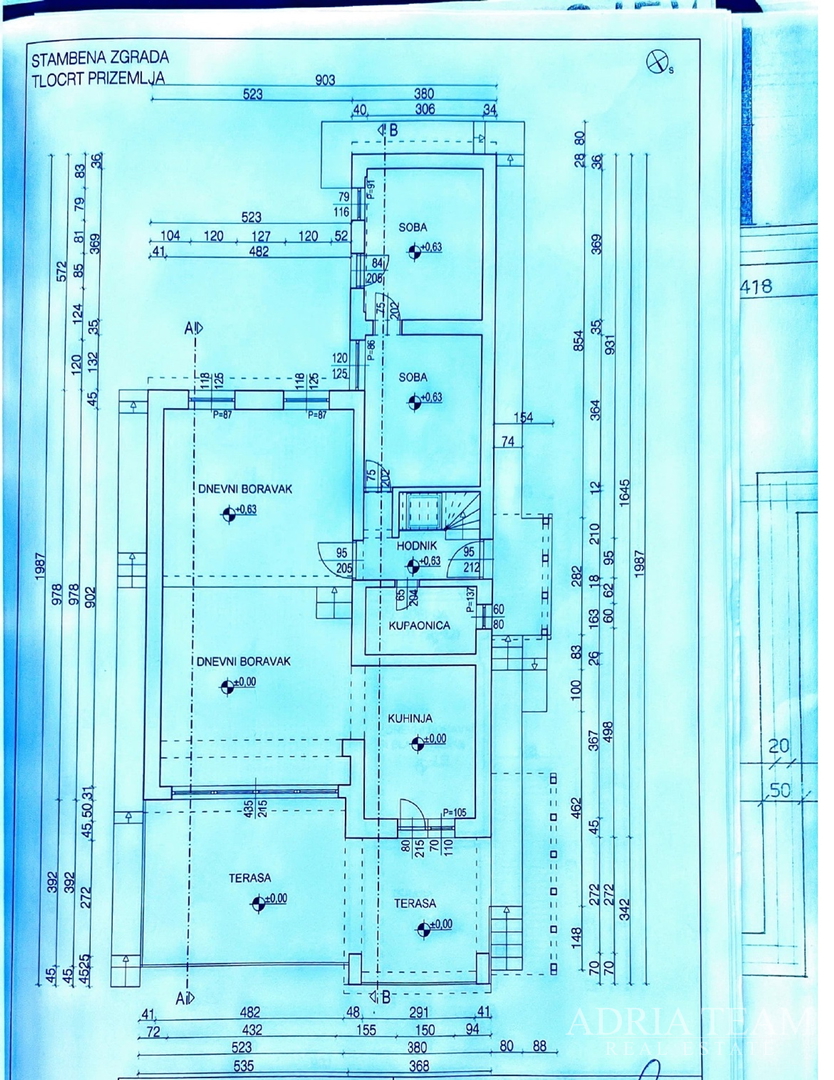 IZUZETNA PRILIKA!! PRVI RED DO MORA! SAMOSTOJEĆA KUĆA KATNICA S UREĐENIM DVORIŠTEM, TKON - PAŠMAN