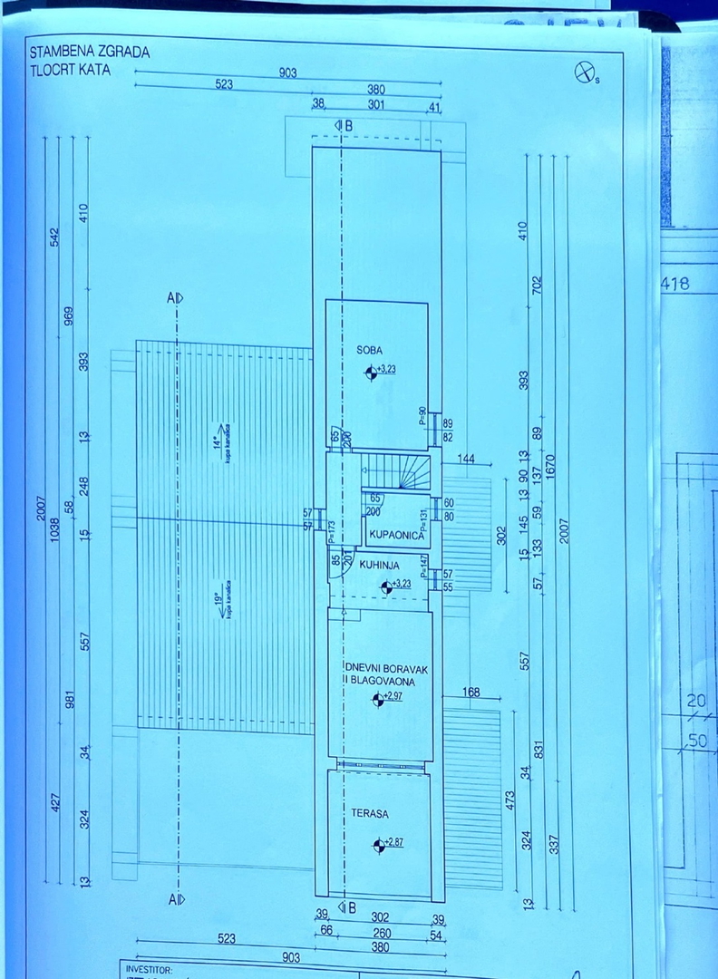 IZUZETNA PRILIKA!! PRVI RED DO MORA! SAMOSTOJEĆA KUĆA KATNICA S UREĐENIM DVORIŠTEM, TKON - PAŠMAN