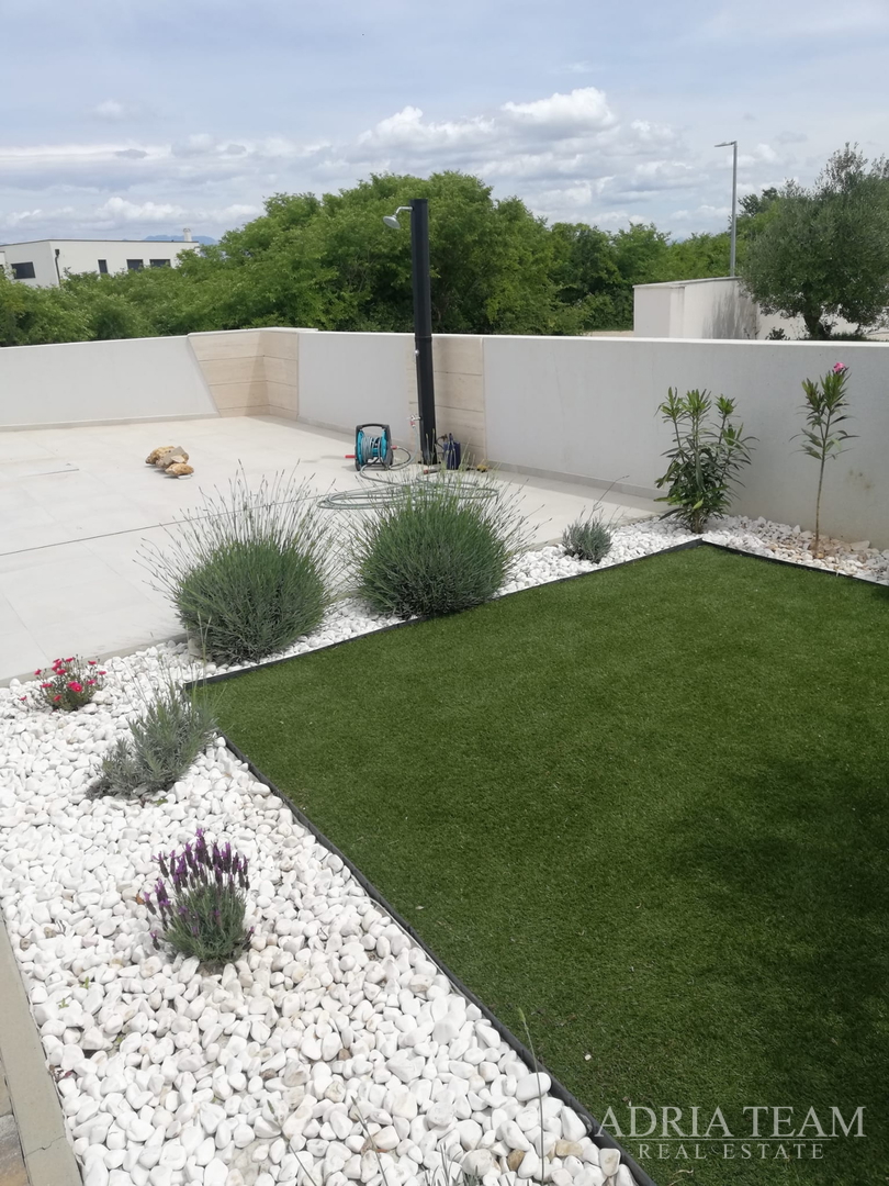 HERBSTAKTION! FERIENHAUS MIT POOL, 120 M VOM MEER ENTFERNT, NIN - ZADAR