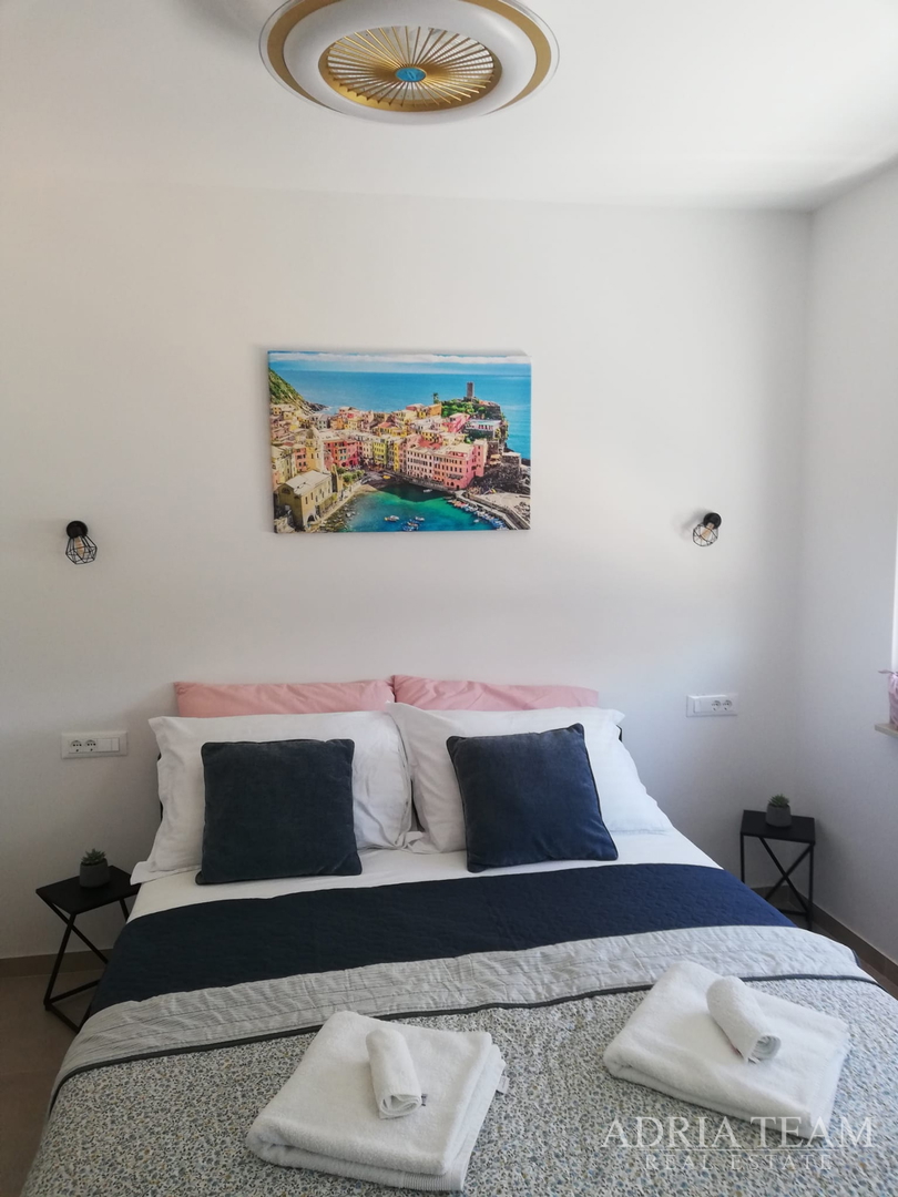 HERBSTAKTION! FERIENHAUS MIT POOL, 120 M VOM MEER ENTFERNT, NIN - ZADAR