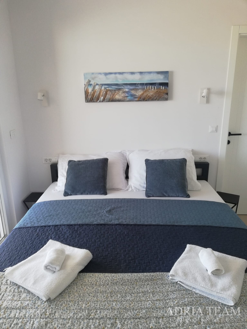 HERBSTAKTION! FERIENHAUS MIT POOL, 120 M VOM MEER ENTFERNT, NIN - ZADAR