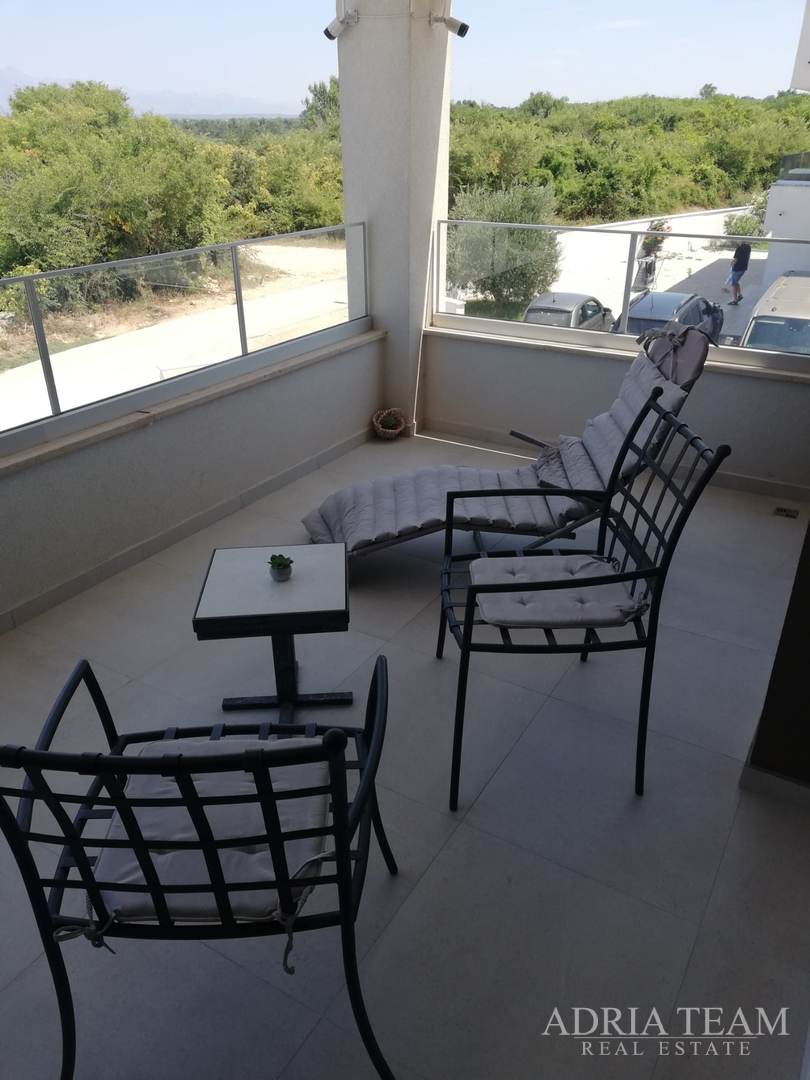 HERBSTAKTION! FERIENHAUS MIT POOL, 120 M VOM MEER ENTFERNT, NIN - ZADAR