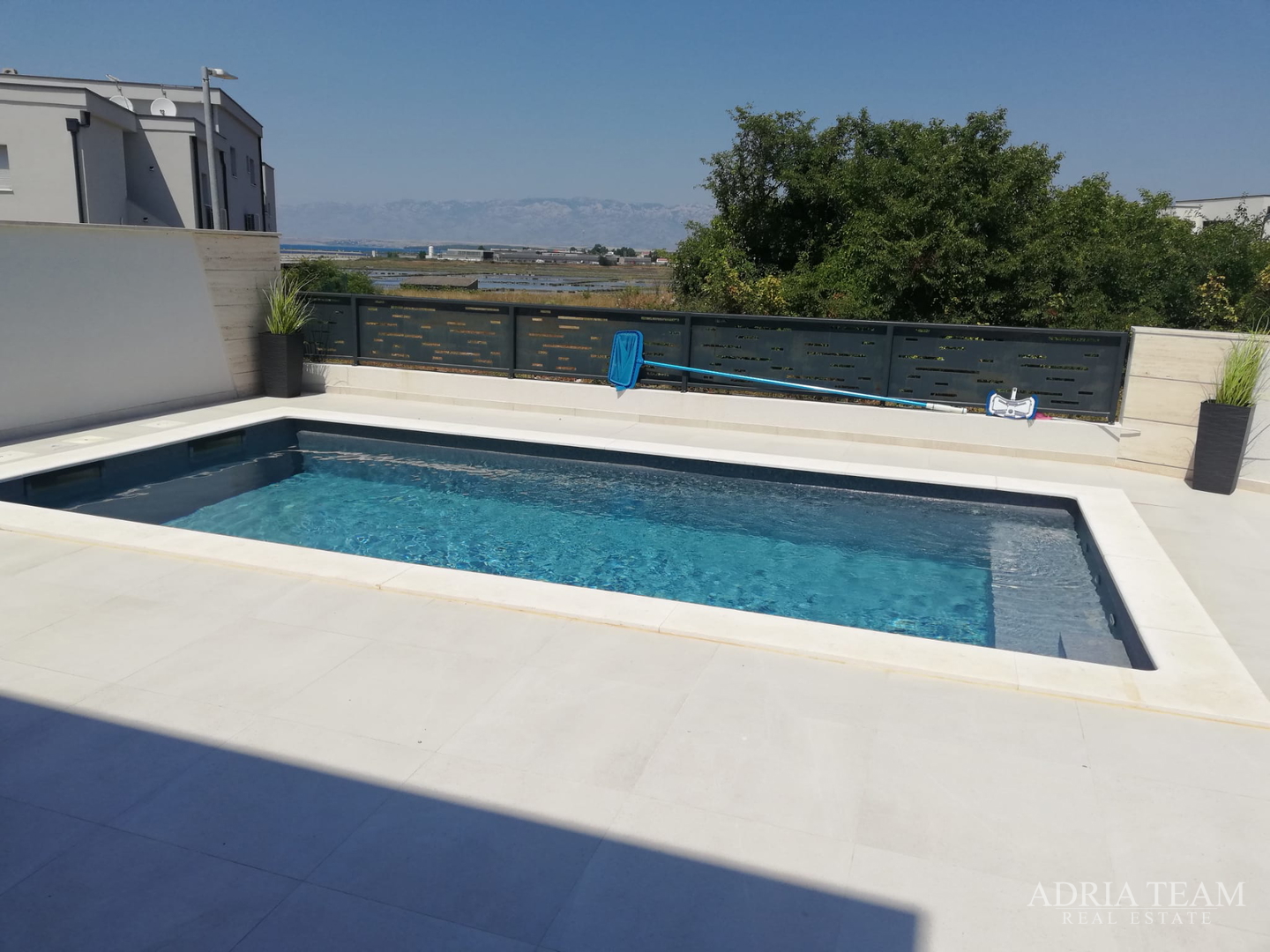 HERBSTAKTION! FERIENHAUS MIT POOL, 120 M VOM MEER ENTFERNT, NIN - ZADAR