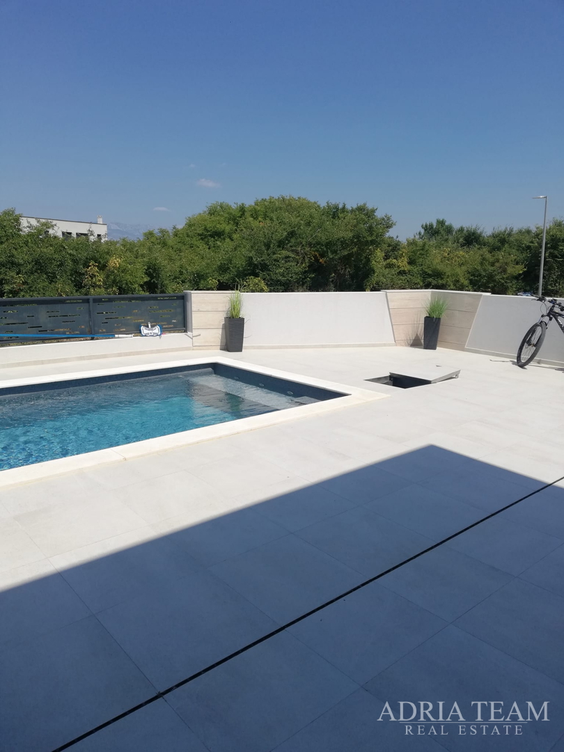 HERBSTAKTION! FERIENHAUS MIT POOL, 120 M VOM MEER ENTFERNT, NIN - ZADAR