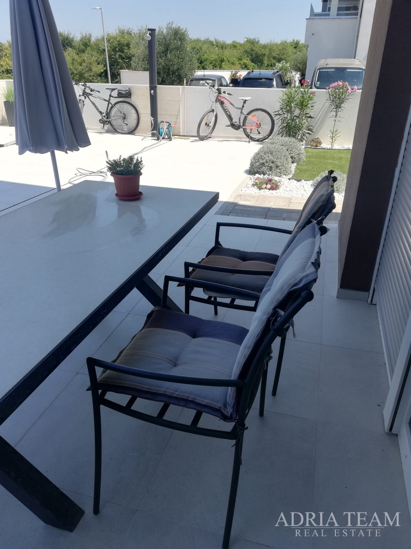 HERBSTAKTION! FERIENHAUS MIT POOL, 120 M VOM MEER ENTFERNT, NIN - ZADAR