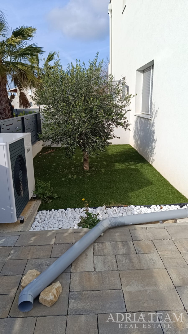 HERBSTAKTION! FERIENHAUS MIT POOL, 120 M VOM MEER ENTFERNT, NIN - ZADAR