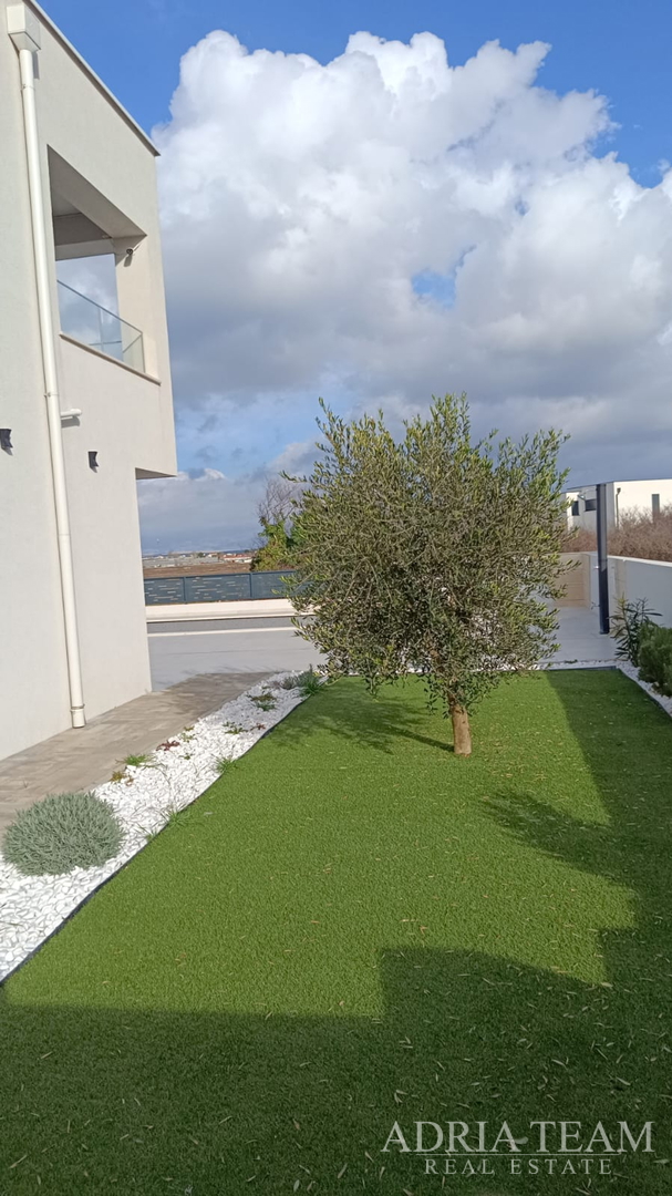 HERBSTAKTION! FERIENHAUS MIT POOL, 120 M VOM MEER ENTFERNT, NIN - ZADAR