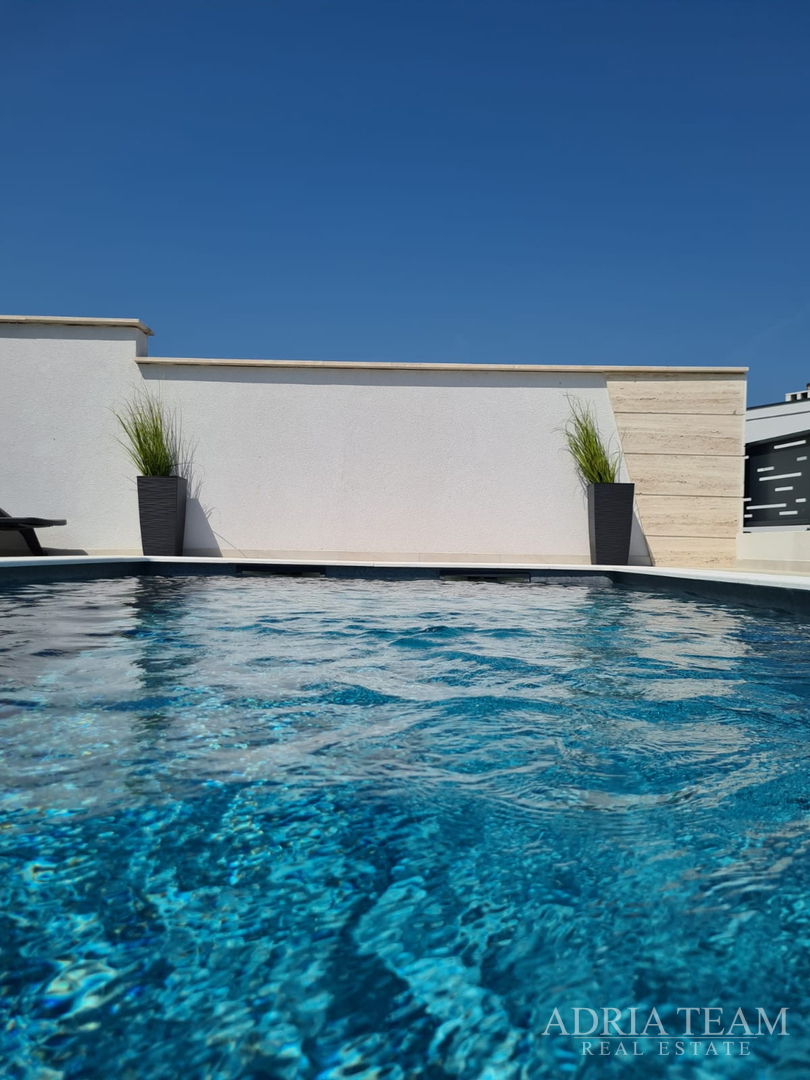 HERBSTAKTION! FERIENHAUS MIT POOL, 120 M VOM MEER ENTFERNT, NIN - ZADAR