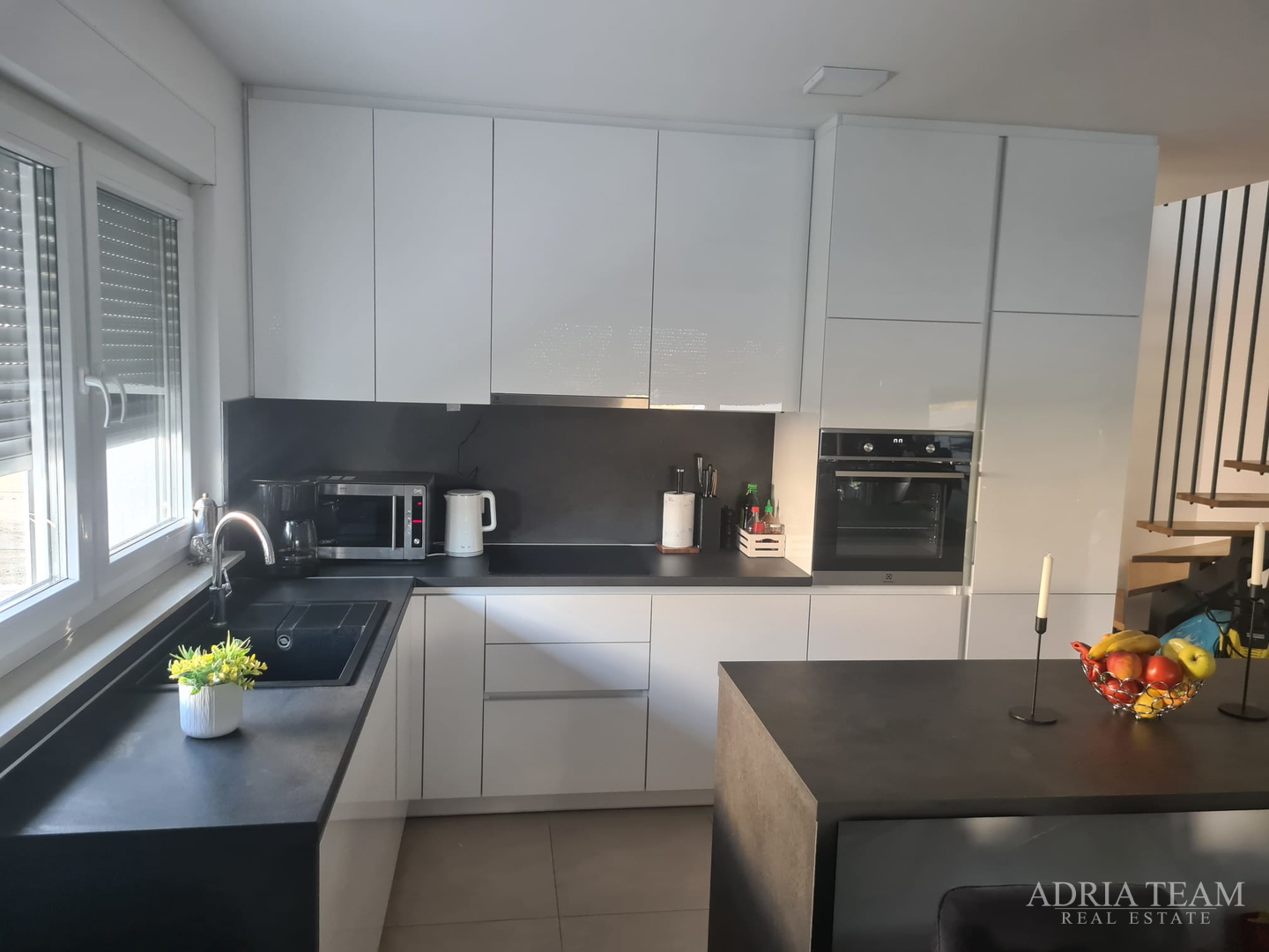 HERBSTAKTION! FERIENHAUS MIT POOL, 120 M VOM MEER ENTFERNT, NIN - ZADAR