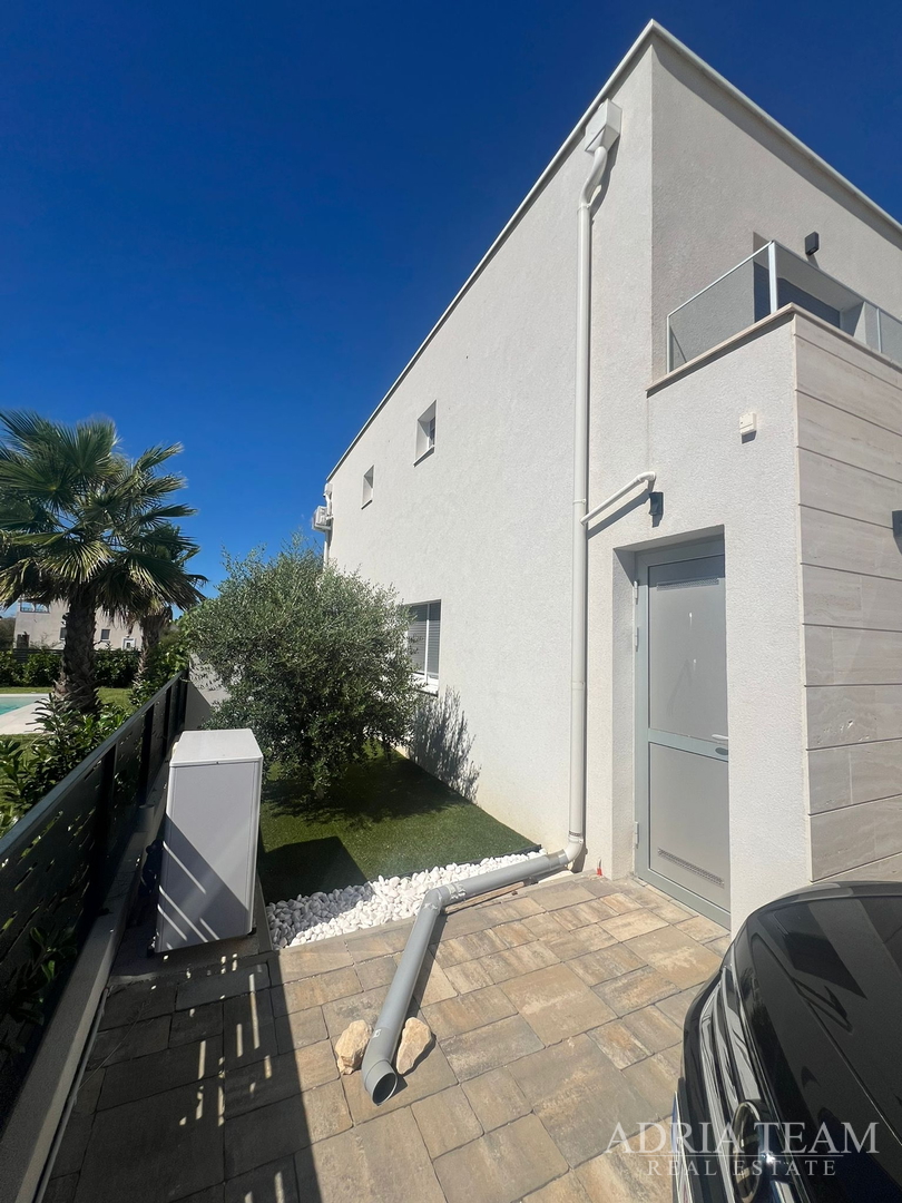 HERBSTAKTION! FERIENHAUS MIT POOL, 120 M VOM MEER ENTFERNT, NIN - ZADAR
