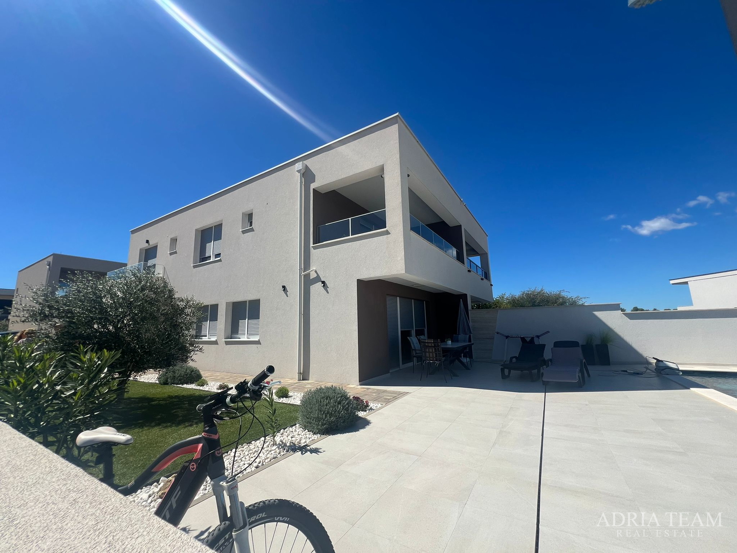 HERBSTAKTION! FERIENHAUS MIT POOL, 120 M VOM MEER ENTFERNT, NIN - ZADAR