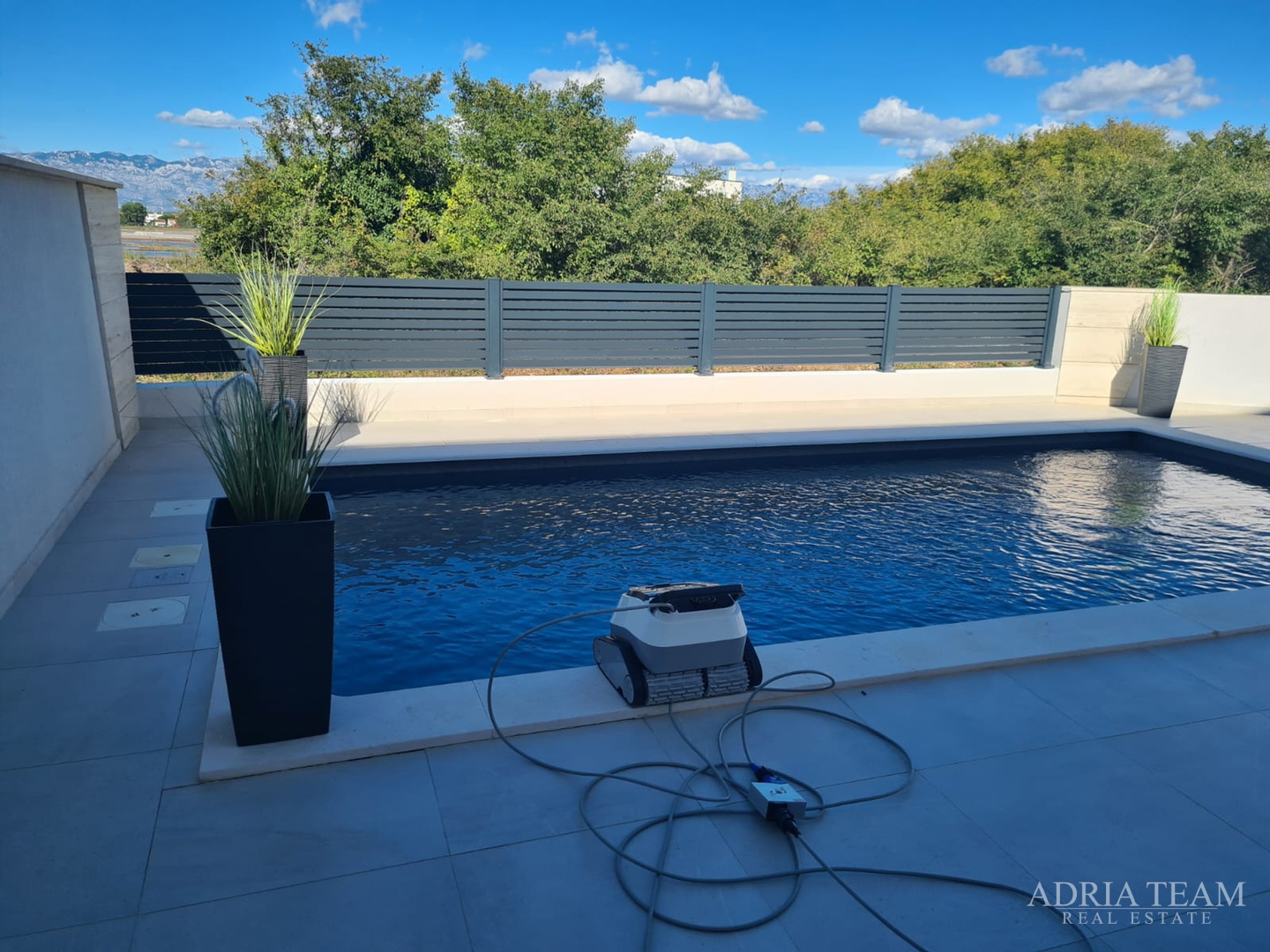 HERBSTAKTION! FERIENHAUS MIT POOL, 120 M VOM MEER ENTFERNT, NIN - ZADAR
