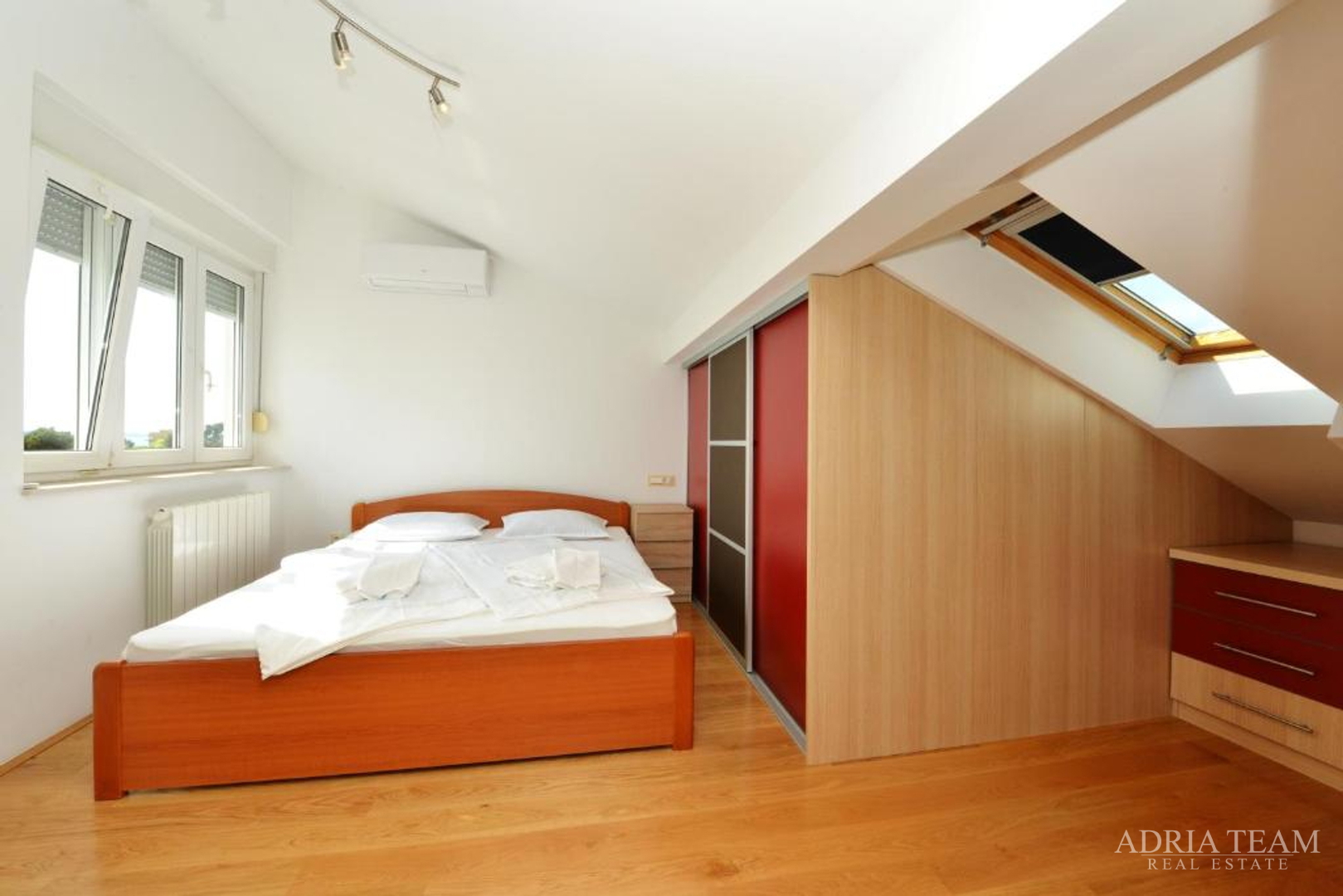 ZWEIETAGENWOHNUNG MIT AUFZUG UND MEERBLICK, NAHE ALLER EINRICHTUNGEN - RELJA, ZADAR