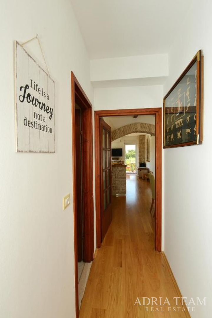 ZWEIETAGENWOHNUNG MIT AUFZUG UND MEERBLICK, NAHE ALLER EINRICHTUNGEN - RELJA, ZADAR