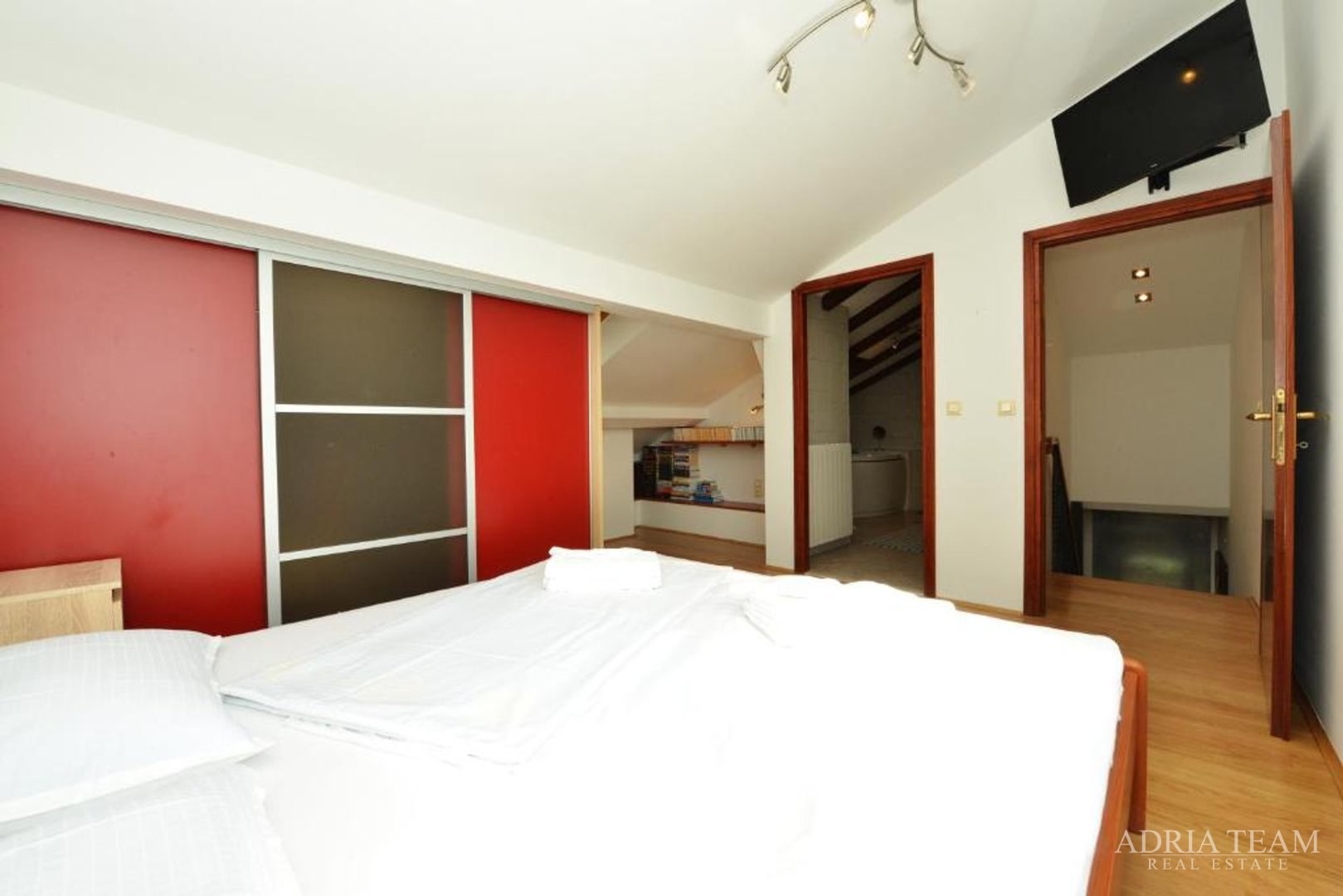 ZWEIETAGENWOHNUNG MIT AUFZUG UND MEERBLICK, NAHE ALLER EINRICHTUNGEN - RELJA, ZADAR