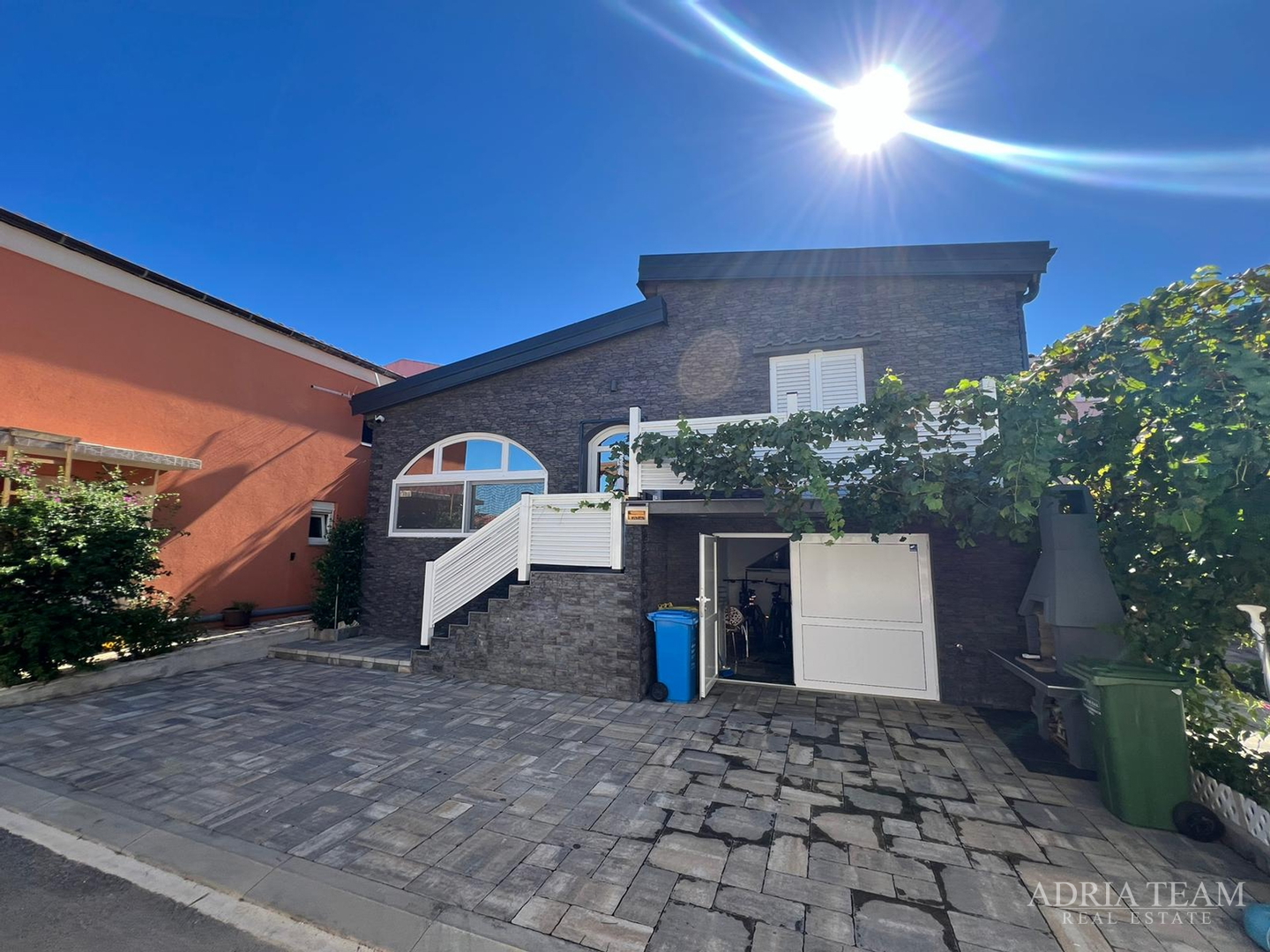 KUĆA S POGLEDOM NA MORE - VIR