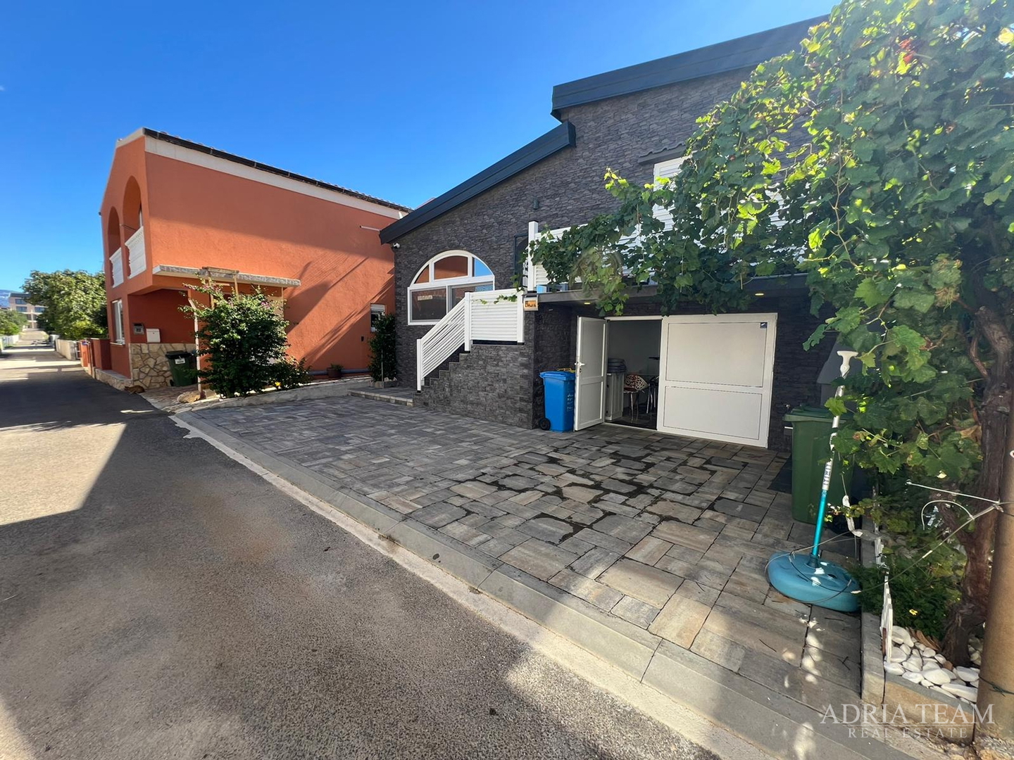 KUĆA S POGLEDOM NA MORE - VIR