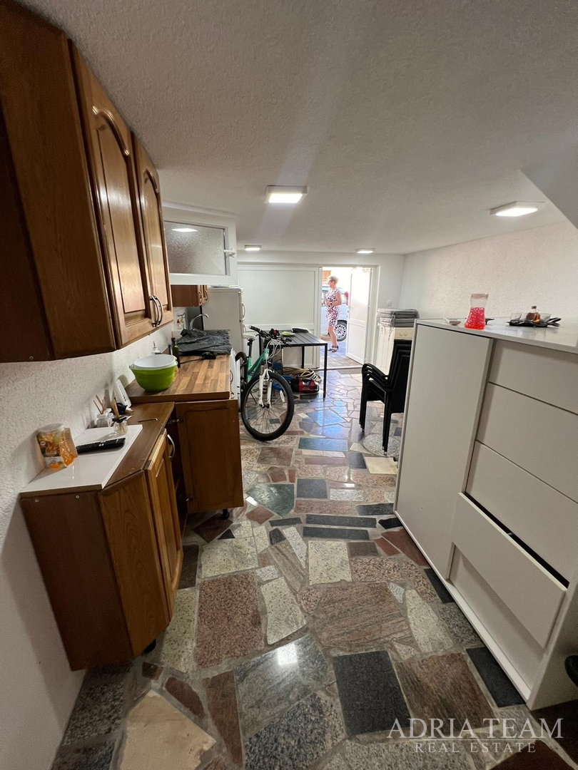 KUĆA S POGLEDOM NA MORE - VIR