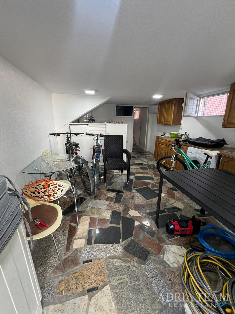 KUĆA S POGLEDOM NA MORE - VIR