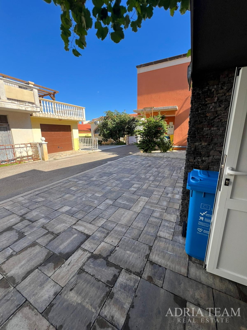 KUĆA S POGLEDOM NA MORE - VIR