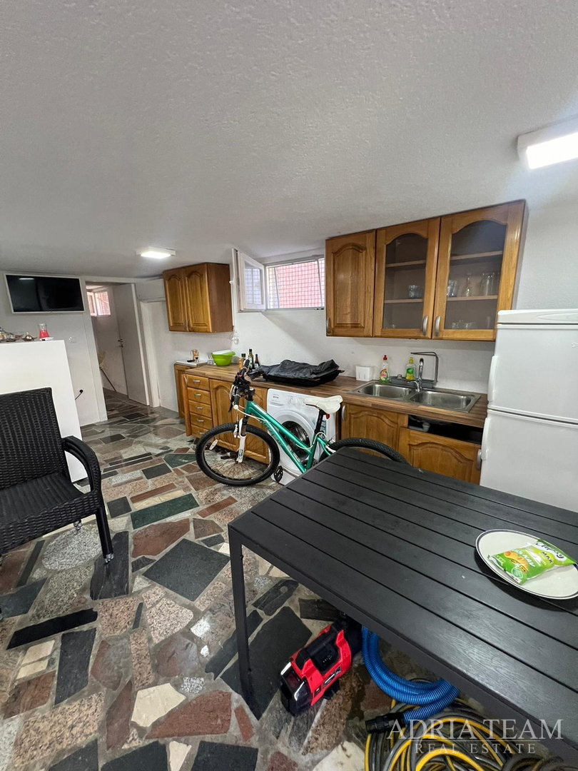 KUĆA S POGLEDOM NA MORE - VIR