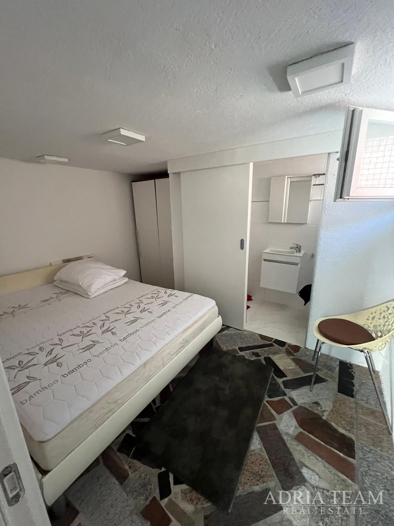 KUĆA S POGLEDOM NA MORE - VIR