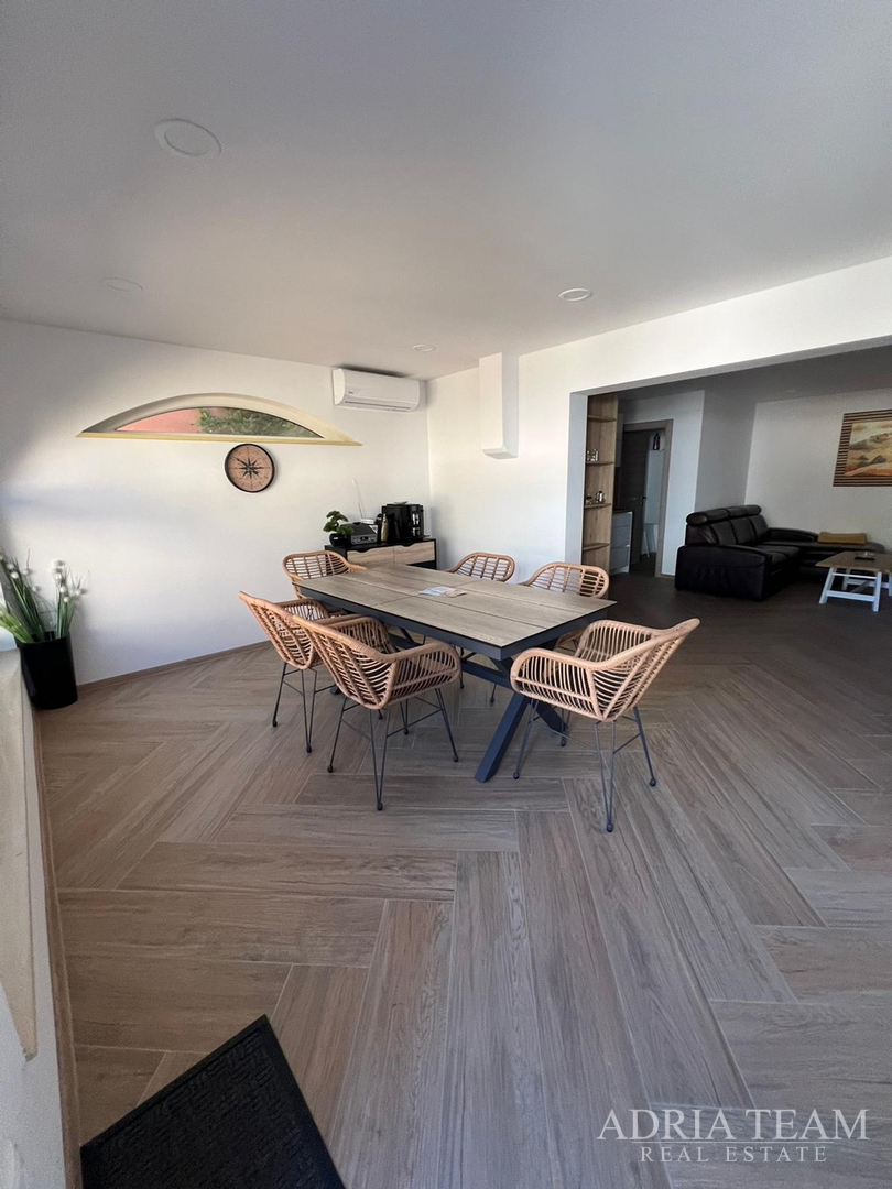 KUĆA S POGLEDOM NA MORE - VIR