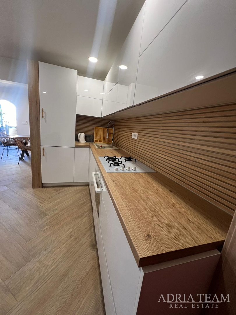 KUĆA S POGLEDOM NA MORE - VIR