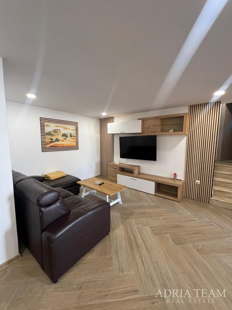 KUĆA S POGLEDOM NA MORE - VIR