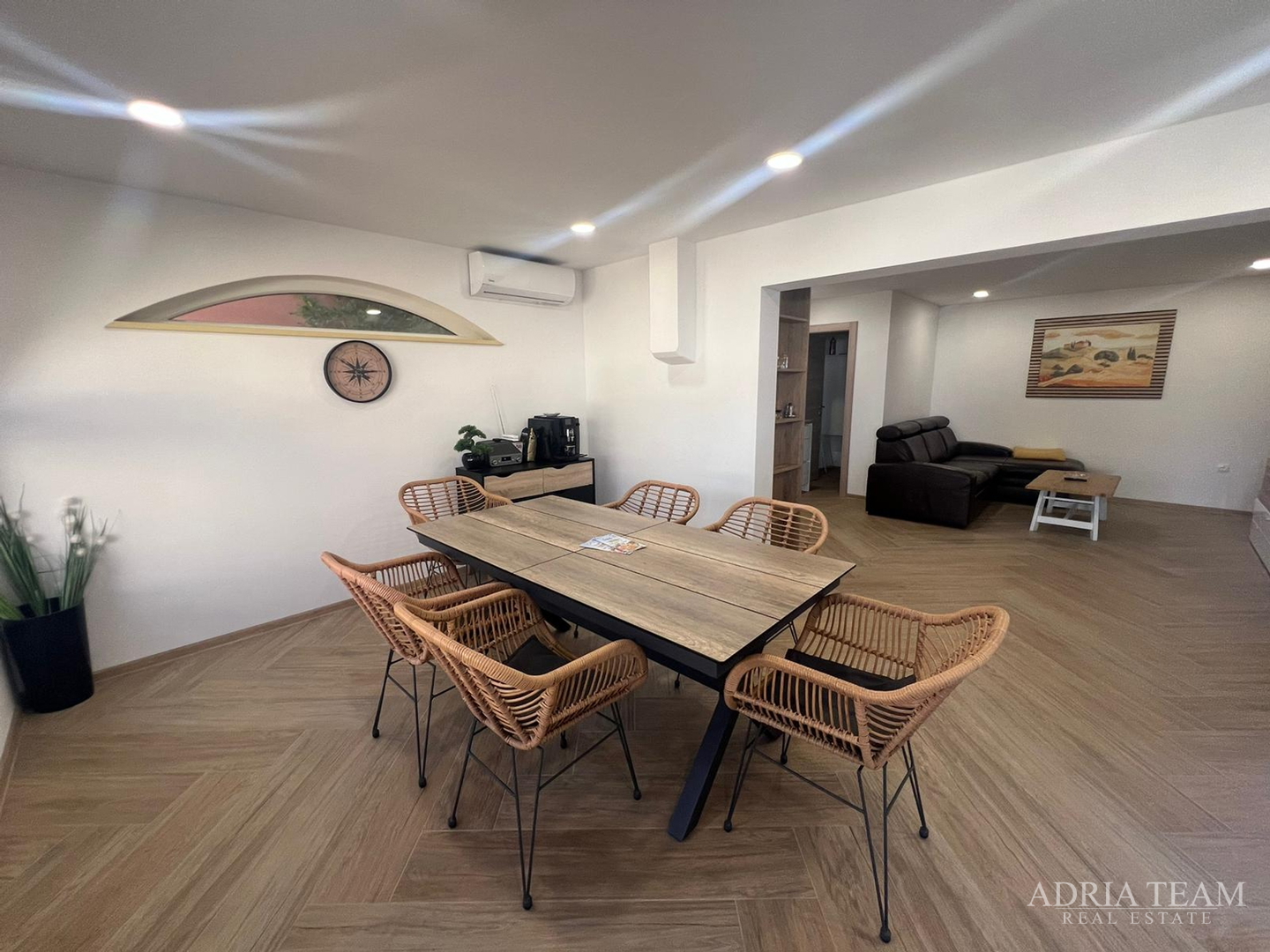 KUĆA S POGLEDOM NA MORE - VIR