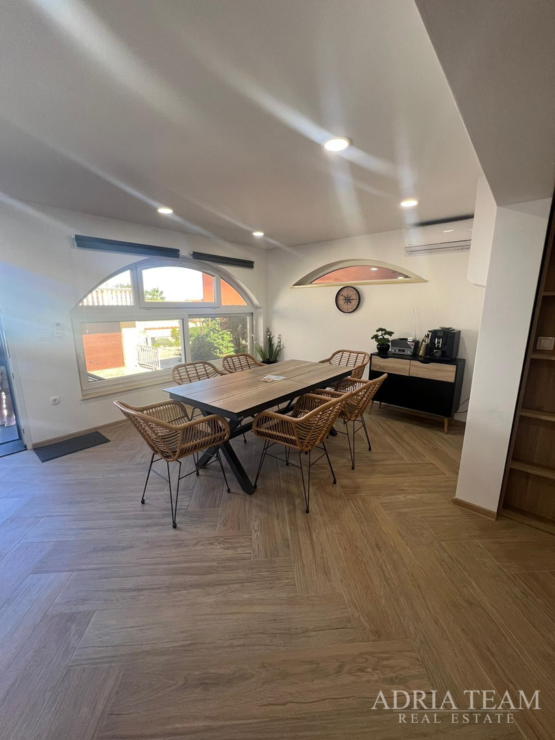 KUĆA S POGLEDOM NA MORE - VIR