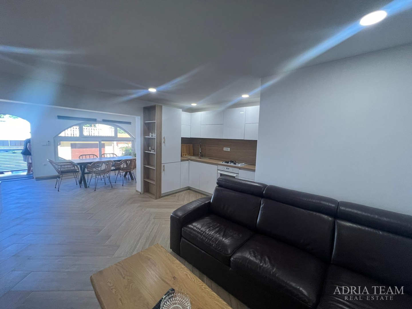 KUĆA S POGLEDOM NA MORE - VIR