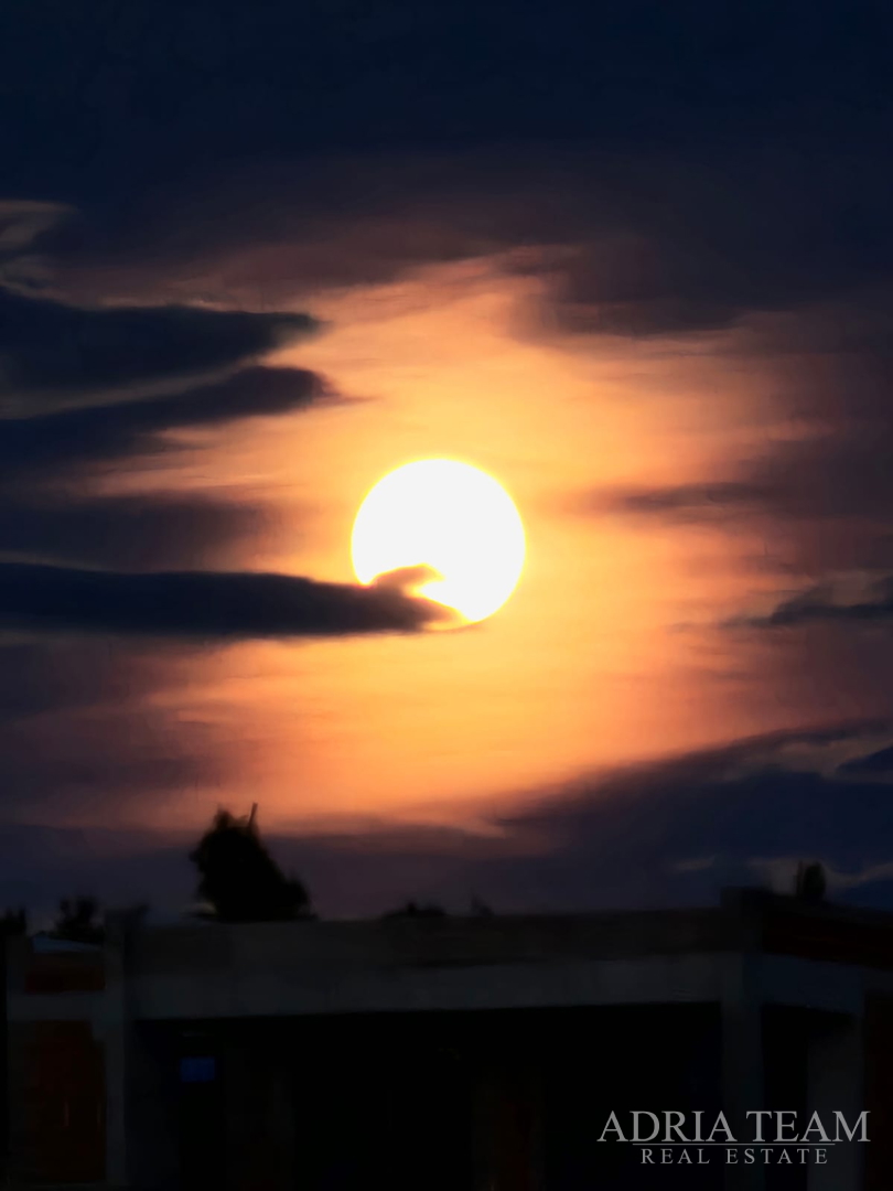 VILE U NOVOGRADNJI S POGLEDOM NA MORE - RADOVIN