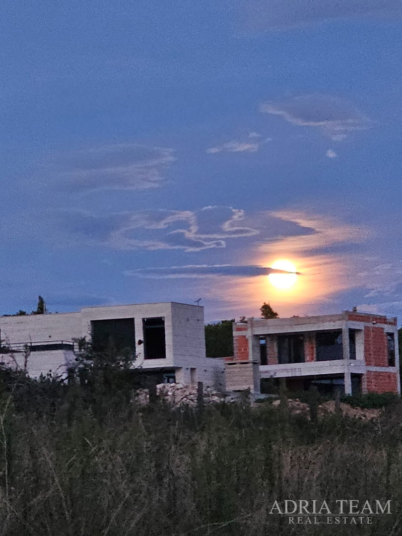 VILE U NOVOGRADNJI S POGLEDOM NA MORE - RADOVIN